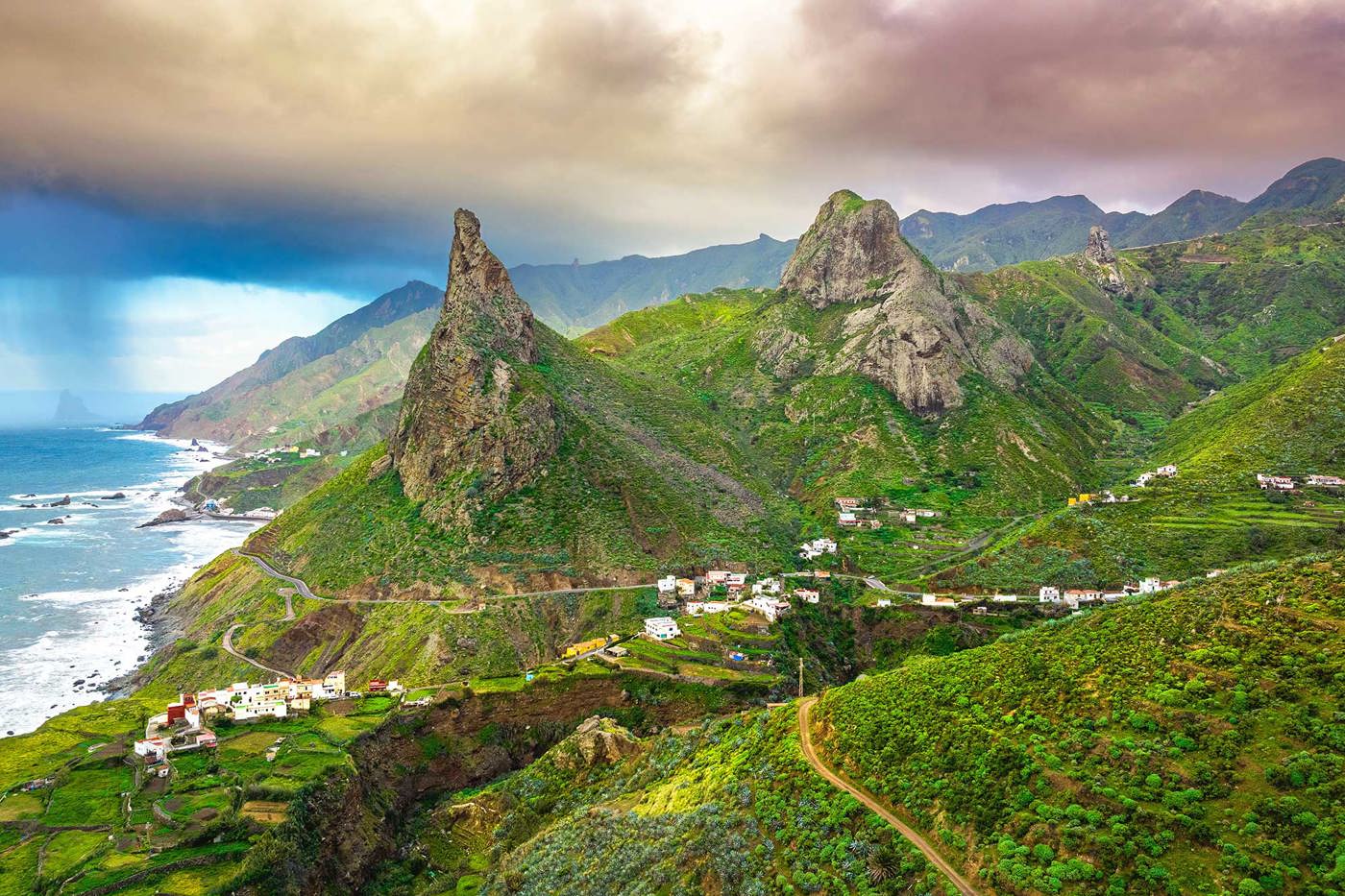 Schroff und doch grün: der Roque de Las Animas auf Teneriffa. © iStock