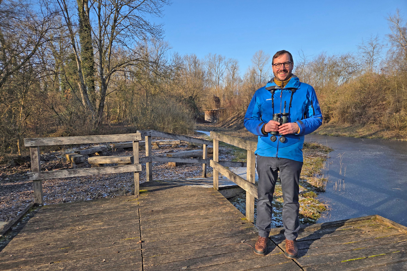 Sylvain Antoniazza auf dem Naturpfad des BirdLife-Naturzentrums La Sauge. © Eva Inderwildi
