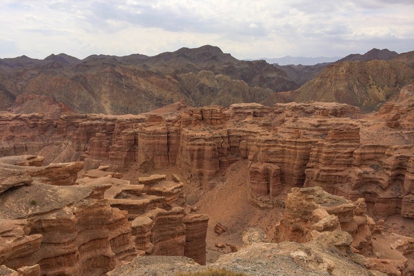 Der grandiose Scharyn-Canyon in Kasachstan errinnert an den Grand Canyon in den USA. © Michael Schaad